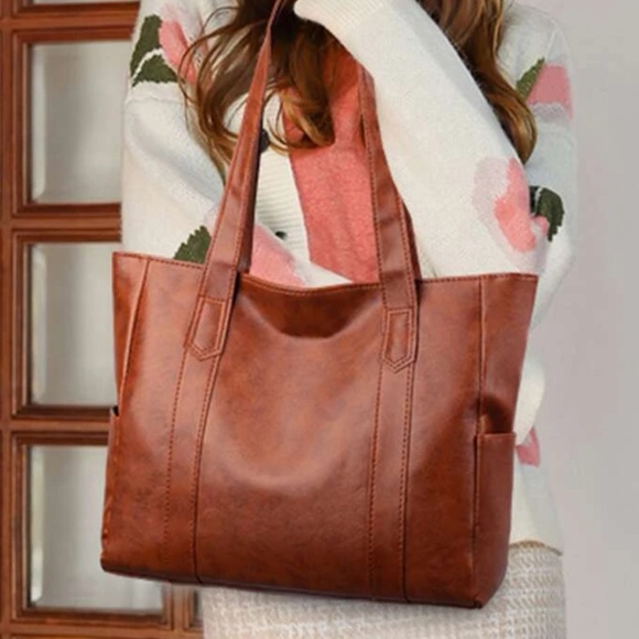 Vegan Leather Shoulder Purse✨ - Picture 2 of 5